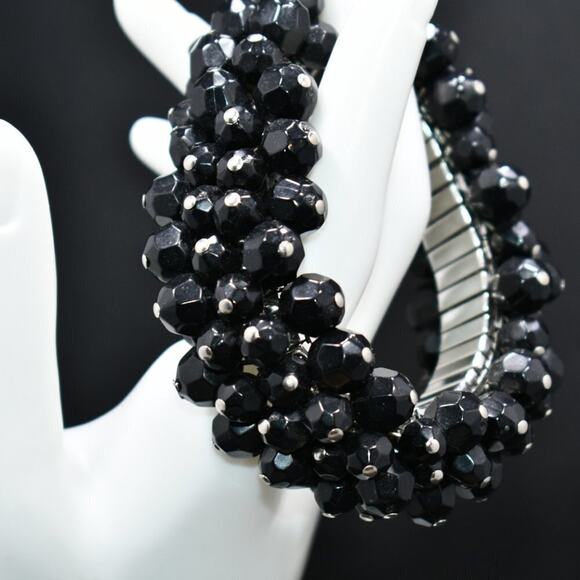 Vintage Black Beaded Cha Cha Bracelet, Silver Tone Expansion Bracelet, 6 1/2 In - Picture 8 of 9
